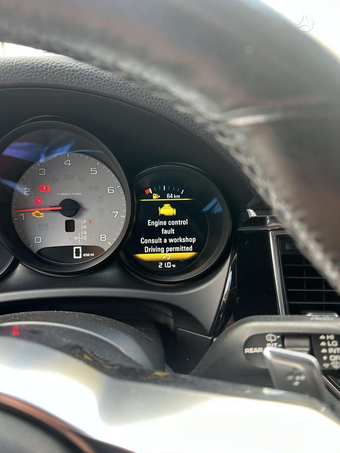 Porsche Macan - 8