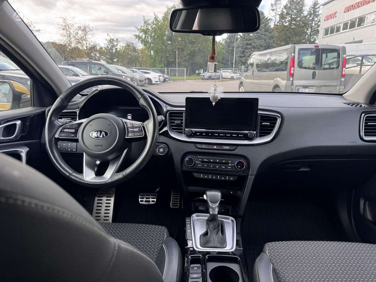 KIA XCeed - 10