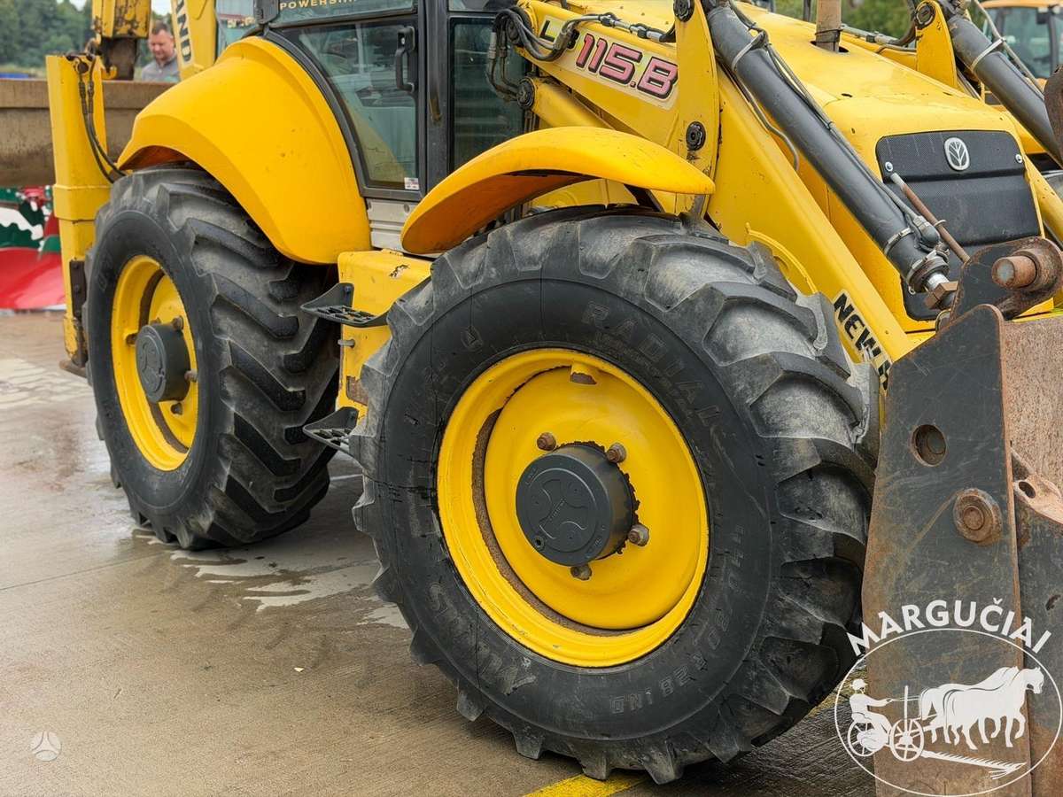 New Holland LB 115.B, excavator