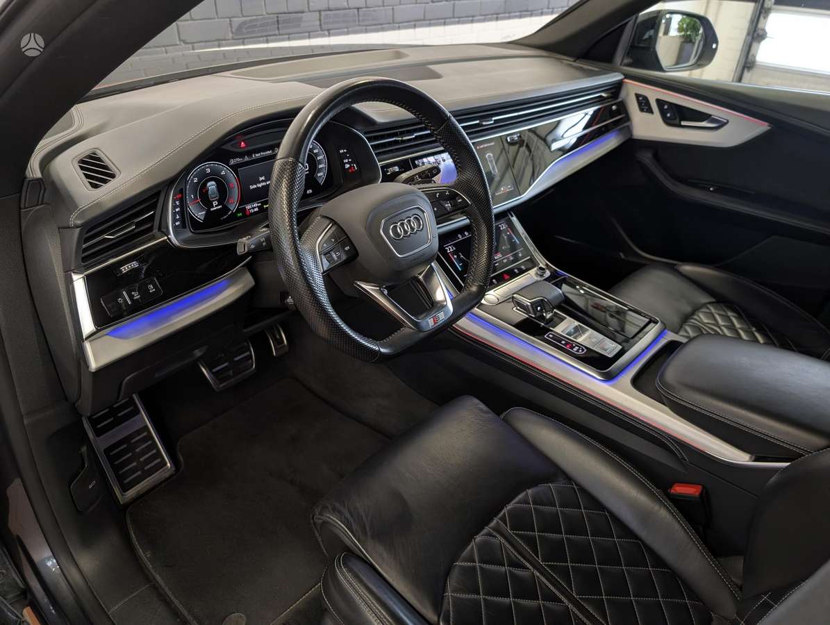 Audi Q8 - 8