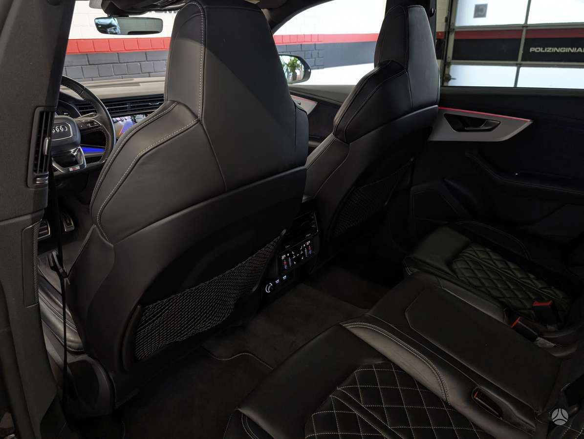 Audi Q8 - 10