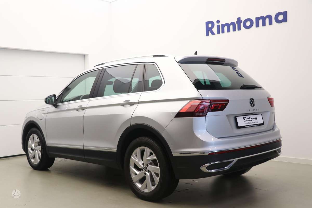 Volkswagen Tiguan - 2