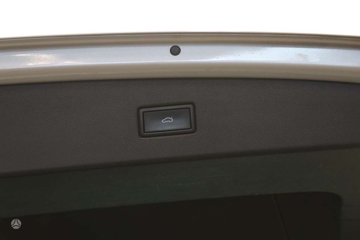 Volkswagen Tiguan - 9
