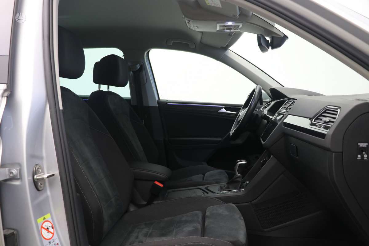 Volkswagen Tiguan - 11