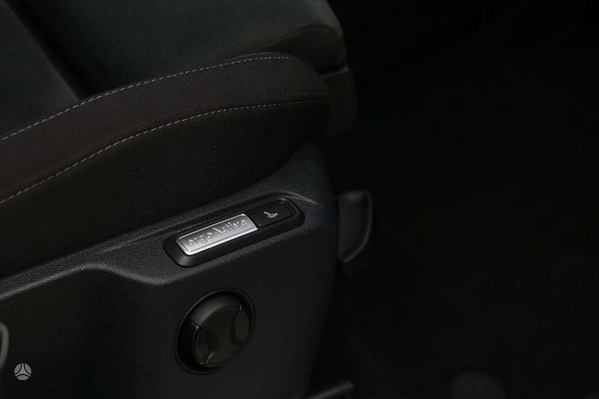 Volkswagen Tiguan - 12