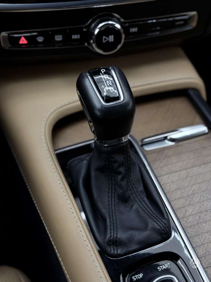 Volvo S90, 2.0 l., Седан