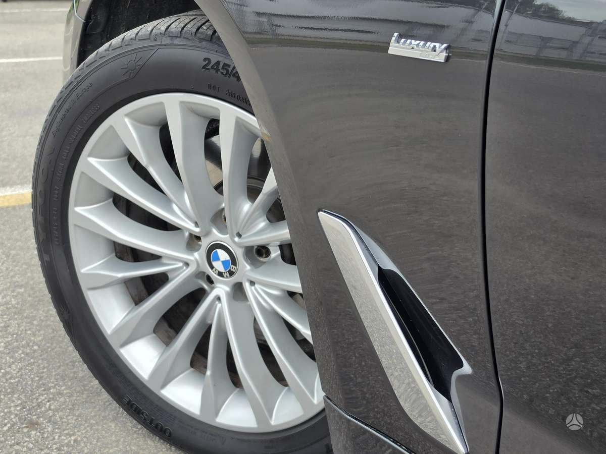 BMW 520, 2.0 l., Седан