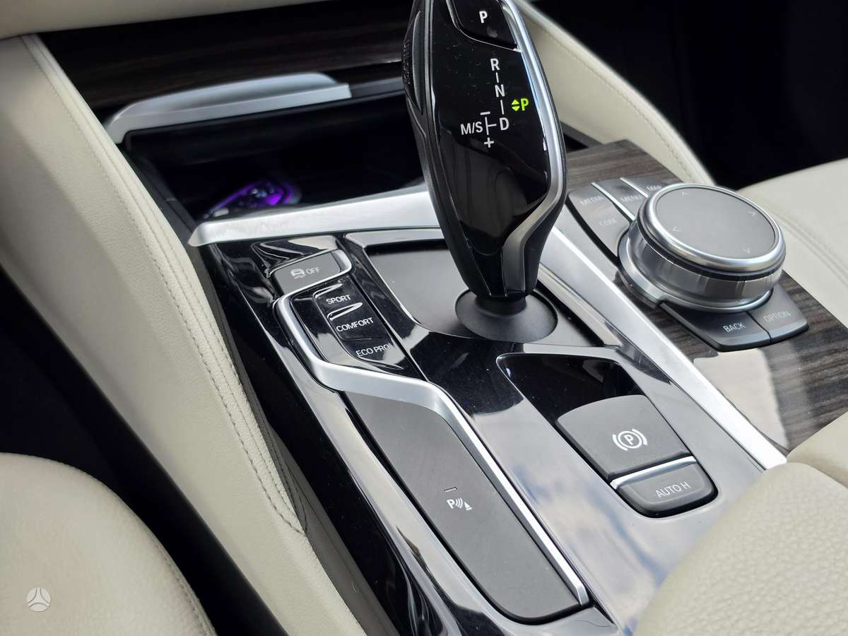 BMW 520, 2.0 l., Седан