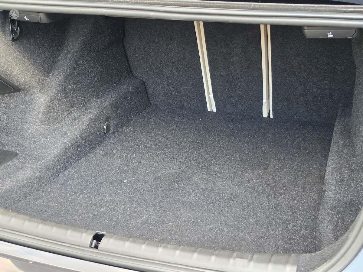 BMW 520, 2.0 l., Седан