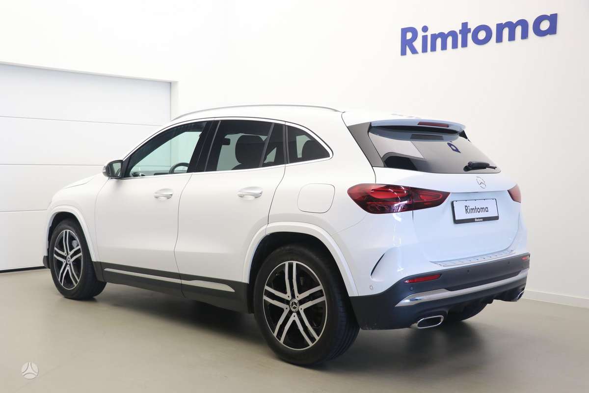 Mercedes-Benz GLA220 - 2