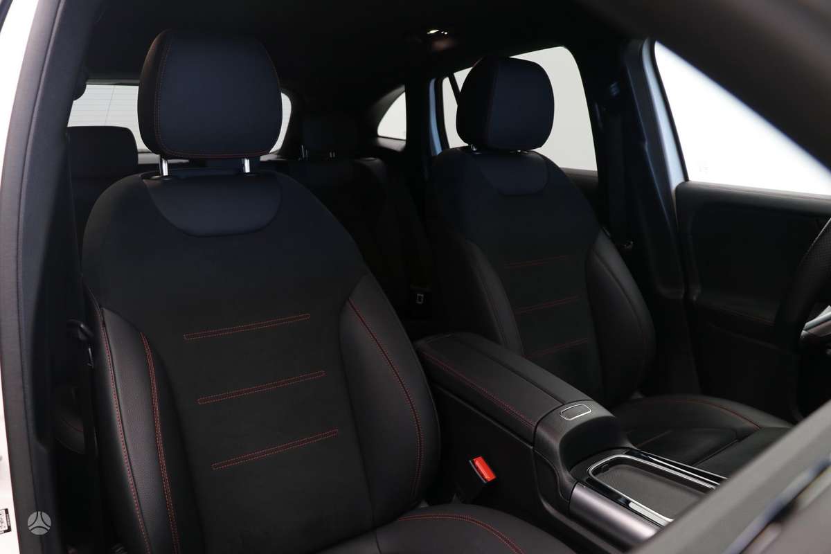 Mercedes-Benz GLA220 - 11