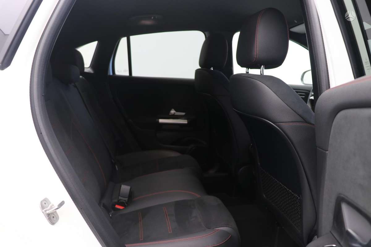 Mercedes-Benz GLA220 - 12