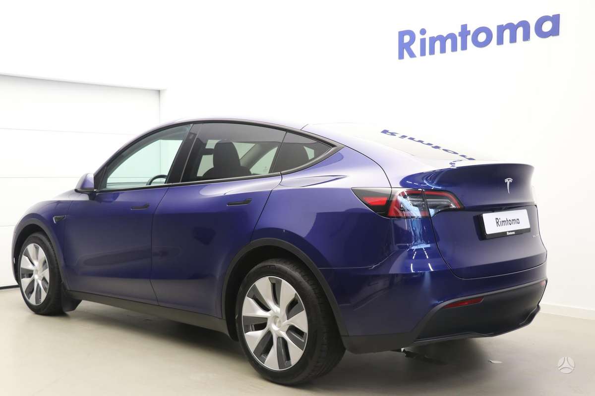 Tesla Model Y - 2
