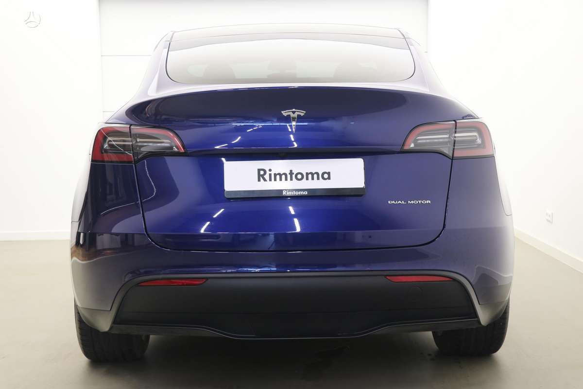 Tesla Model Y - 6