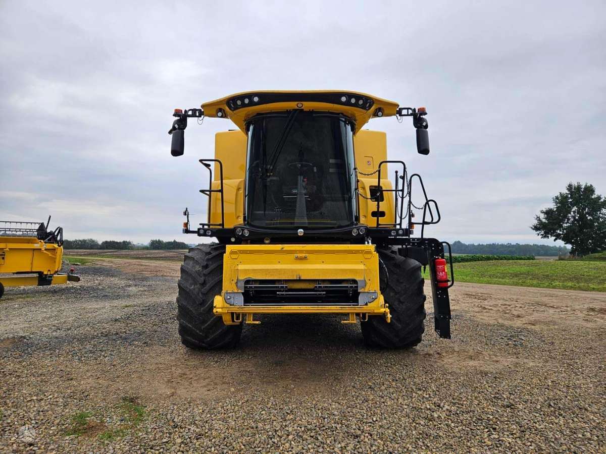 New Holland CX8.90, комбайны