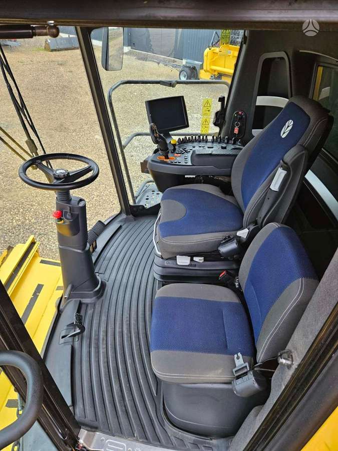 New Holland CX8.90, комбайны