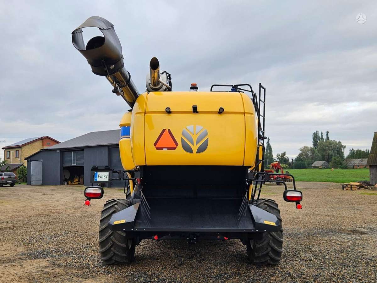 New Holland CX8.90, комбайны