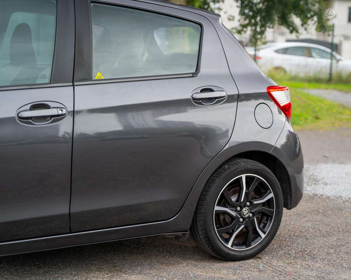Toyota Yaris - 10