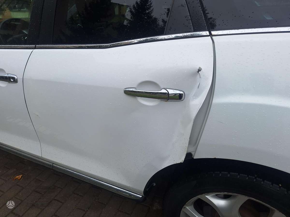 Mazda CX-7, 2.2 l., off-road / crossover