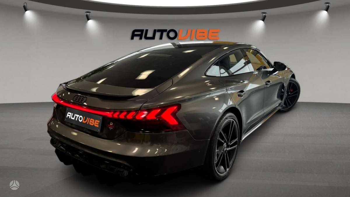 Audi e-tron GT - 4