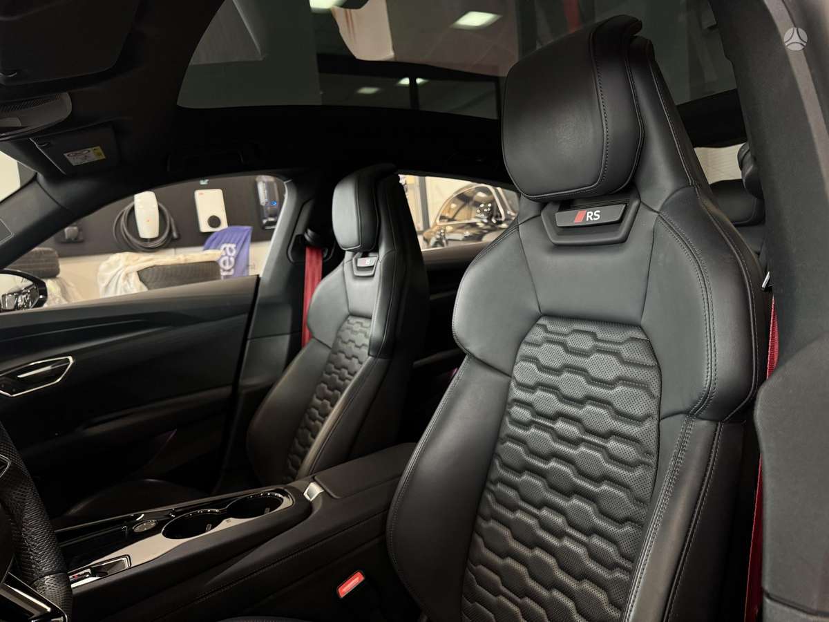 Audi e-tron GT - 10