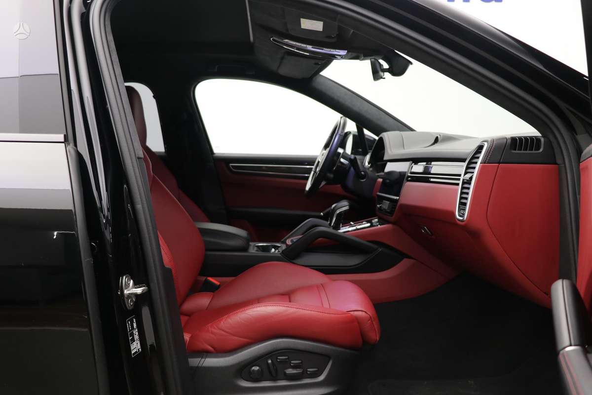Porsche Cayenne Coupe - 8