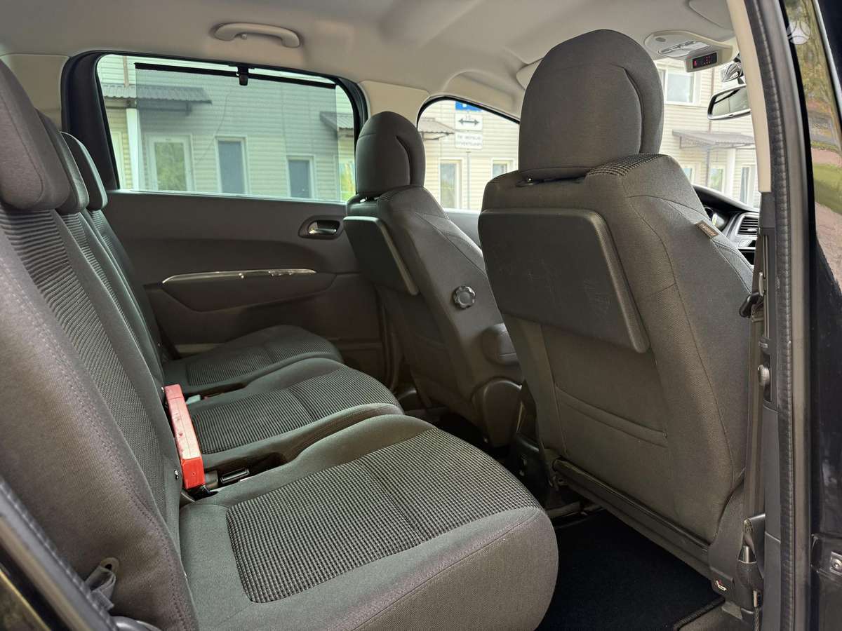 Peugeot 5008 - 6