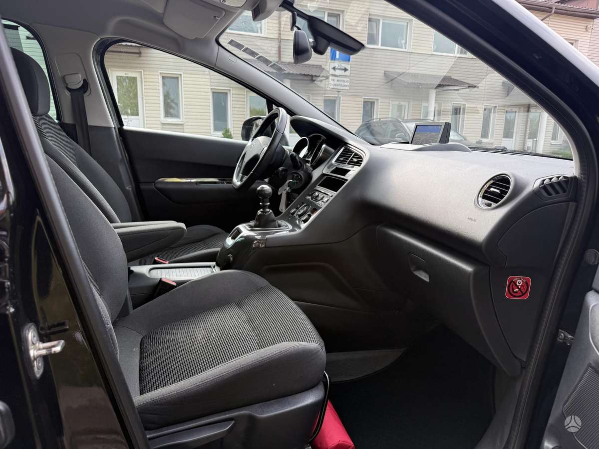 Peugeot 5008 - 11