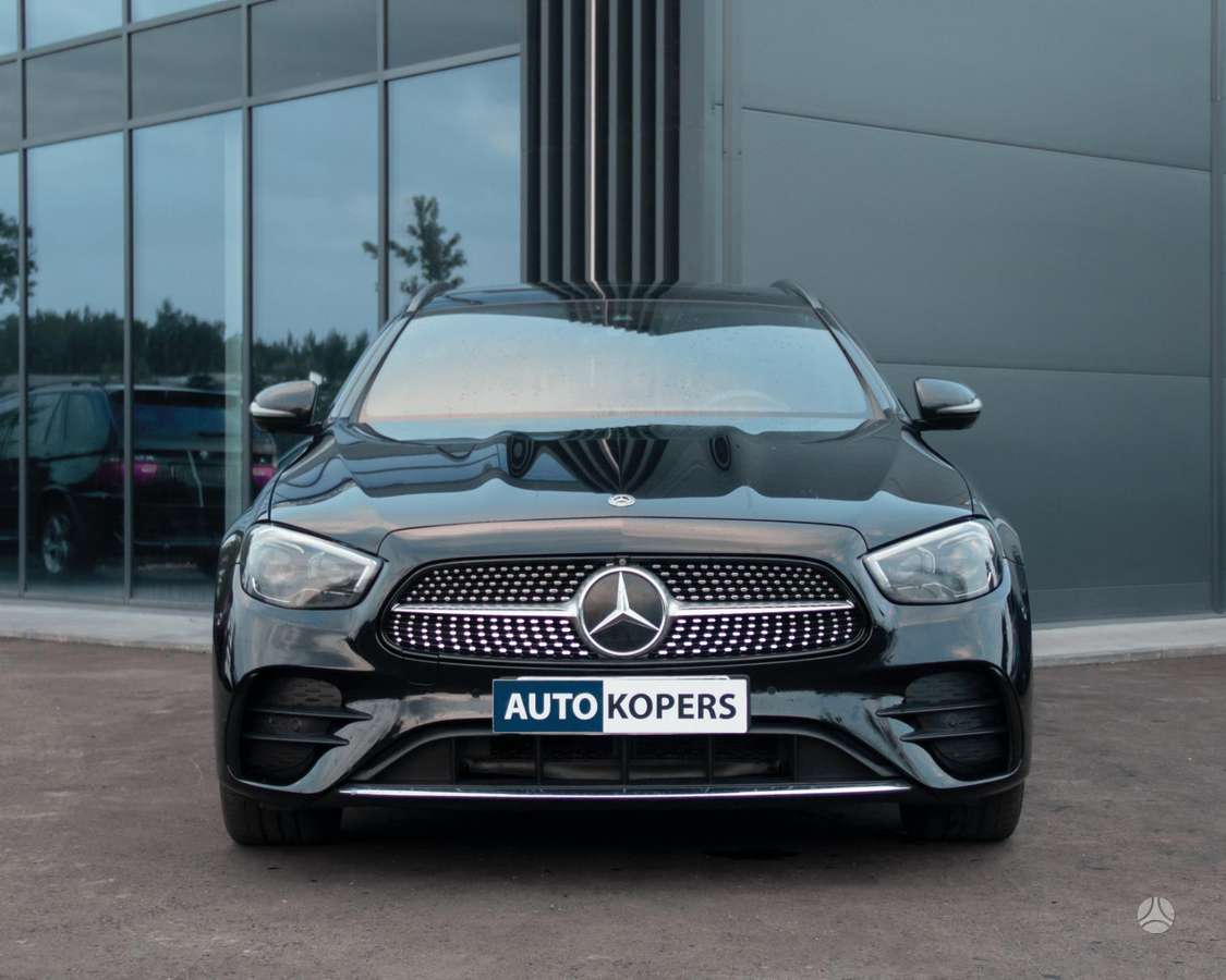 Mercedes-Benz E300 - 1