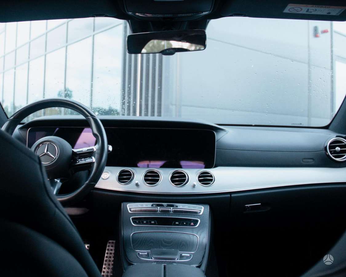 Mercedes-Benz E300 - 12