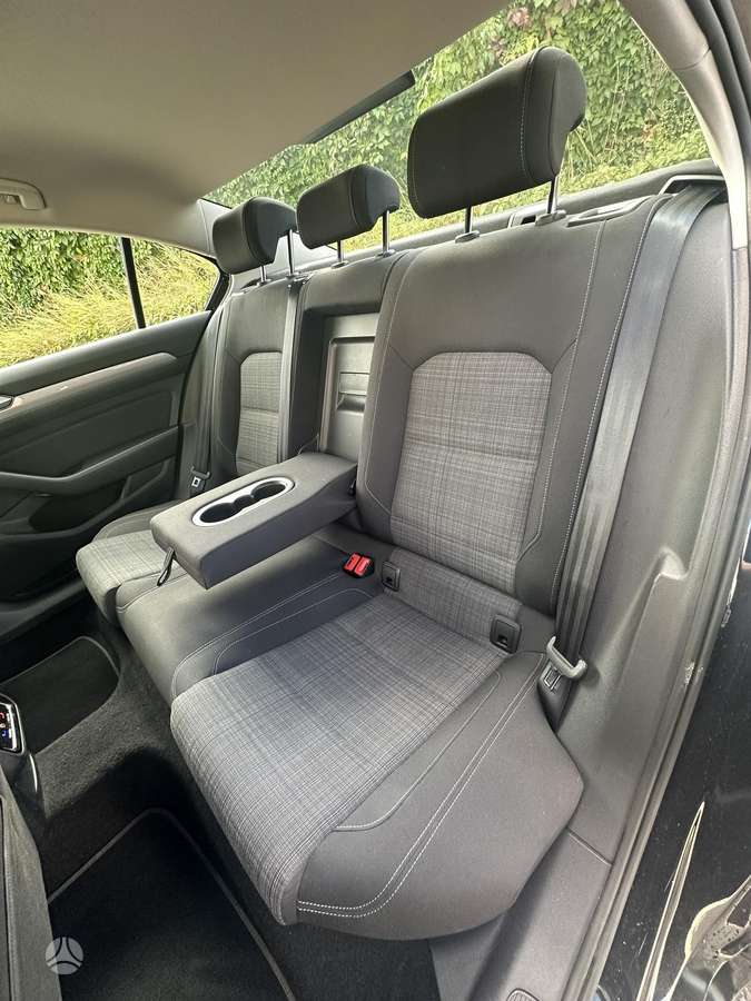 Volkswagen Passat - 7