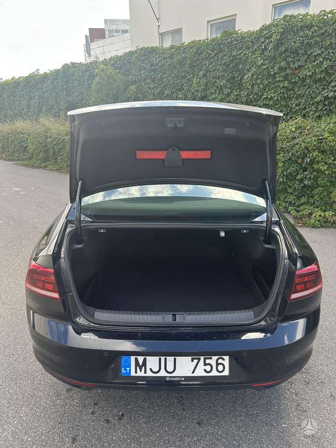 Volkswagen Passat - 10