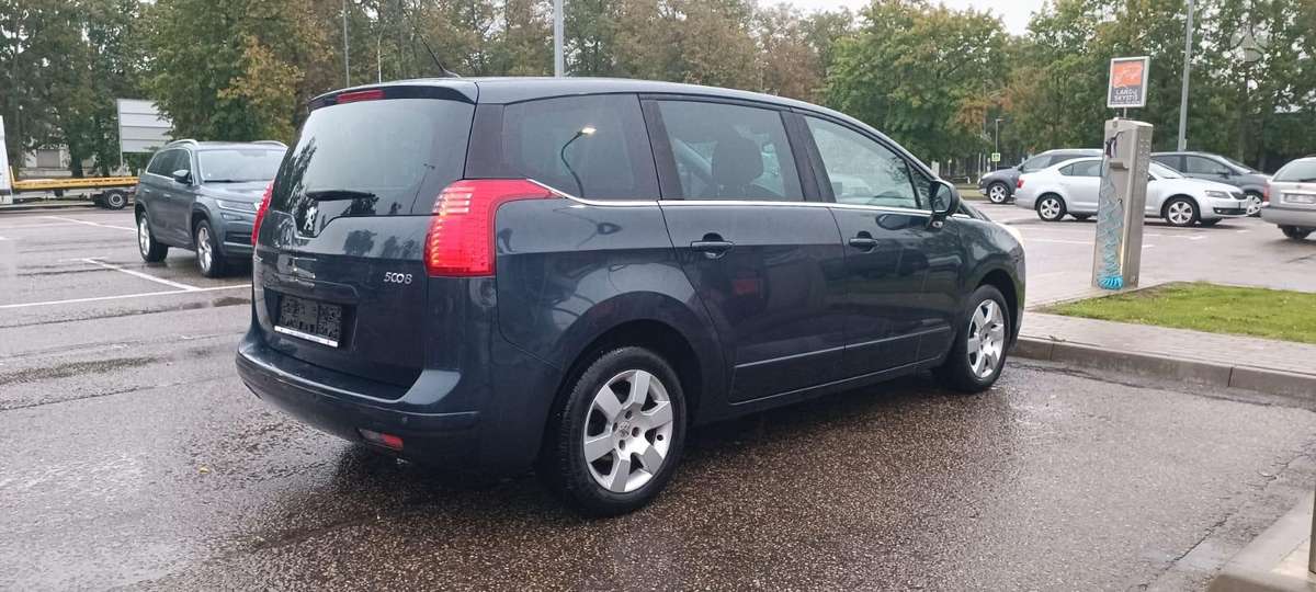 Peugeot 5008 - 5