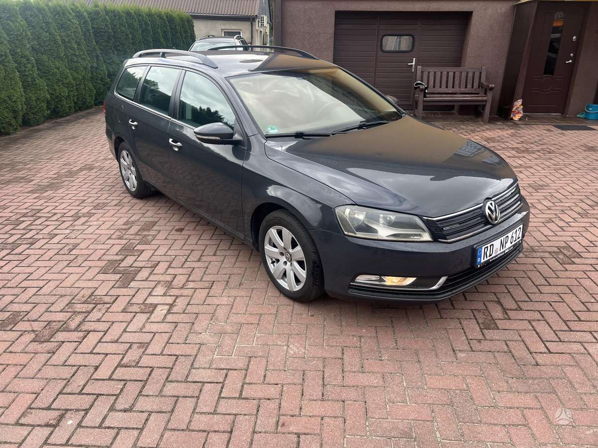 Volkswagen Passat - 4