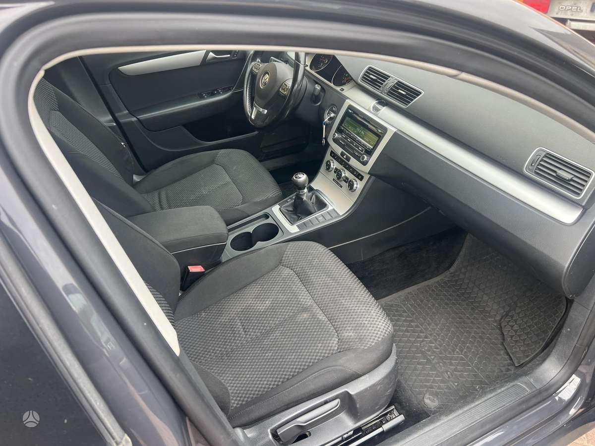 Volkswagen Passat - 10