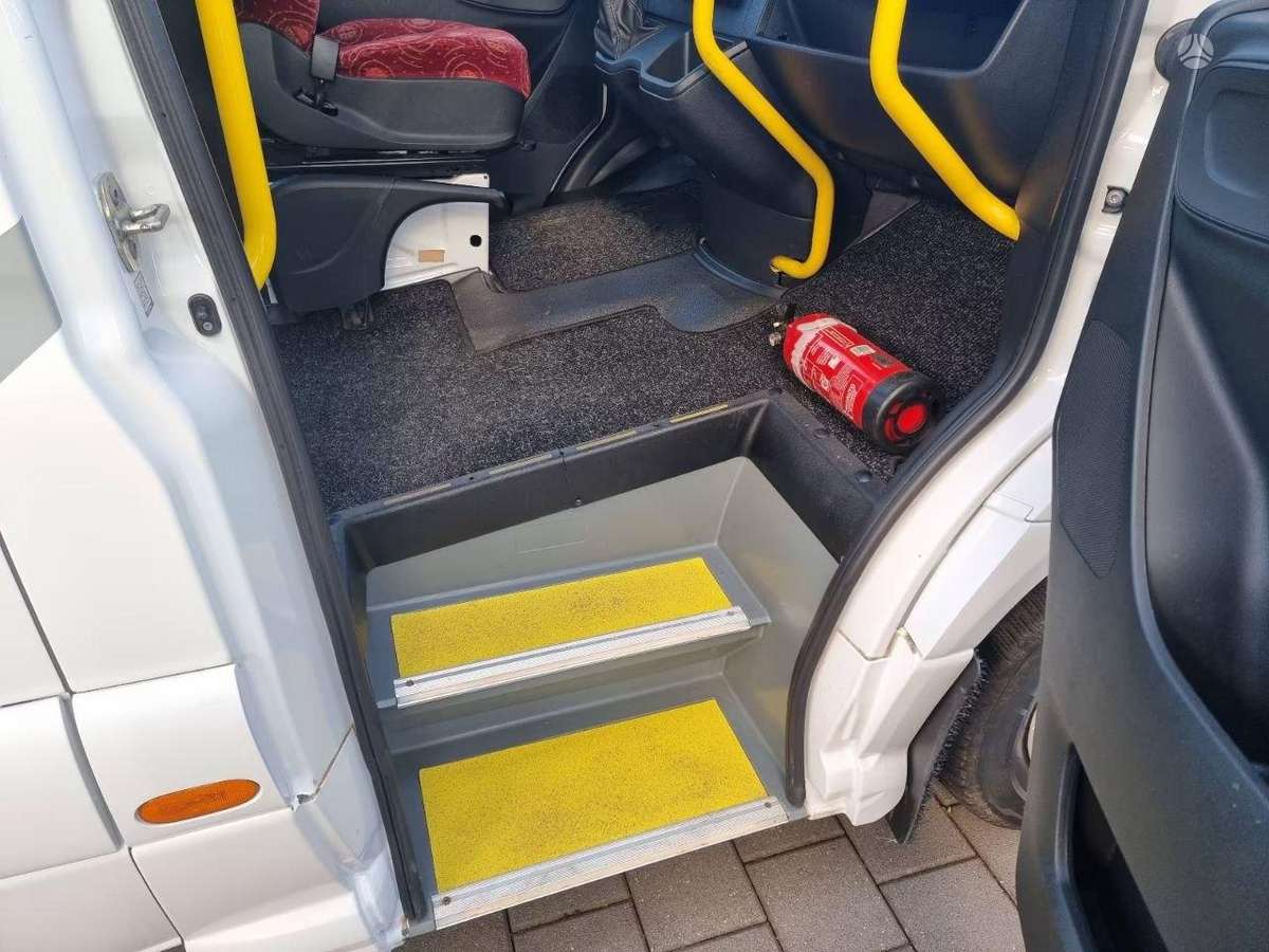 Mercedes-Benz Sprinter - 11