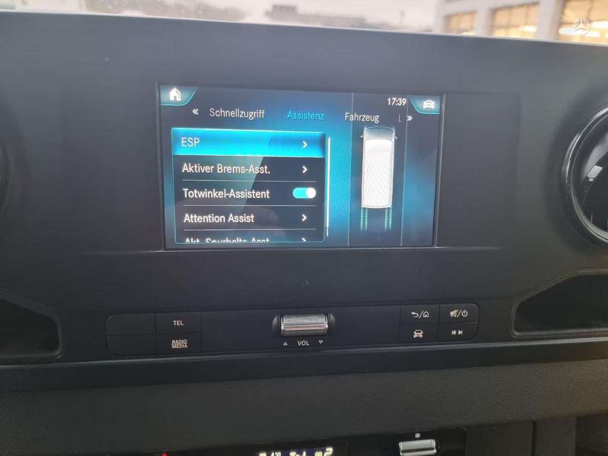 Mercedes-Benz Sprinter - 9