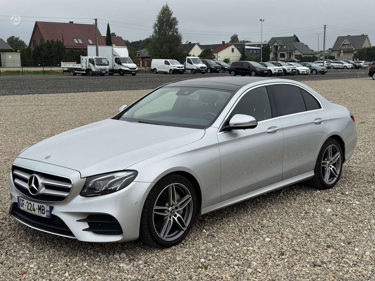 Mercedes-Benz E220 - 1