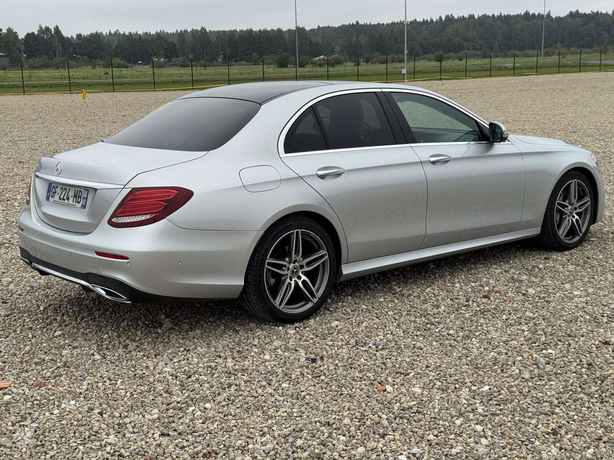 Mercedes-Benz E220 - 5