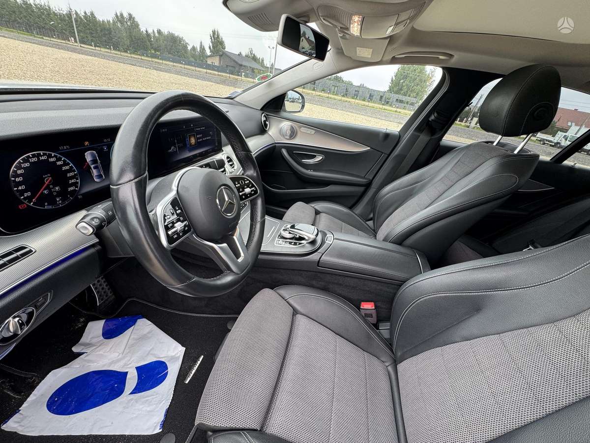 Mercedes-Benz E220 - 8