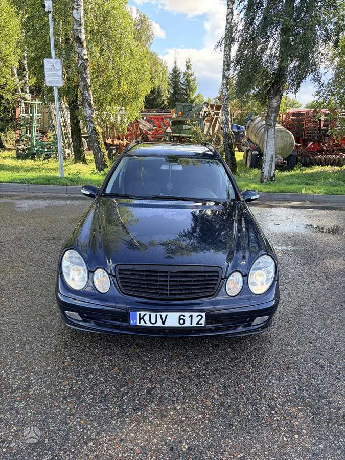 Mercedes-Benz E320 - 4