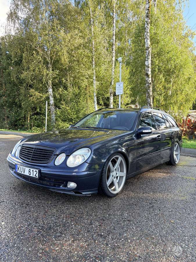 Mercedes-Benz E320 - 5