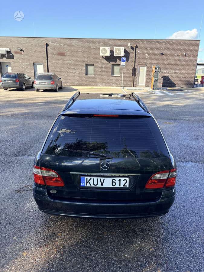 Mercedes-Benz E320 - 6