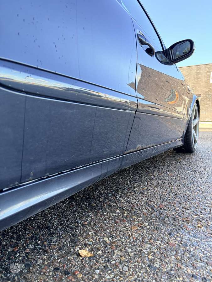 Mercedes-Benz E320 - 7