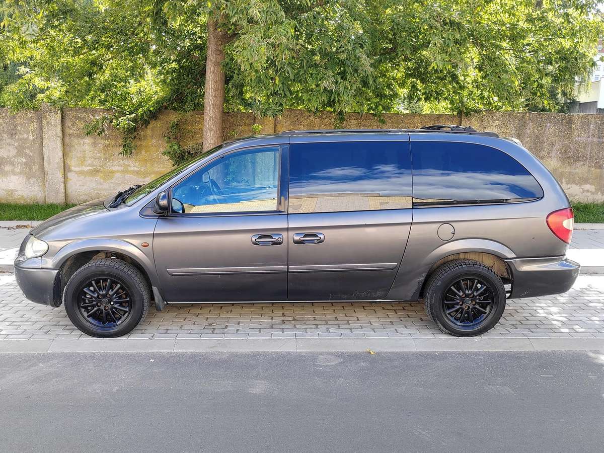 Chrysler Grand Voyager - 1