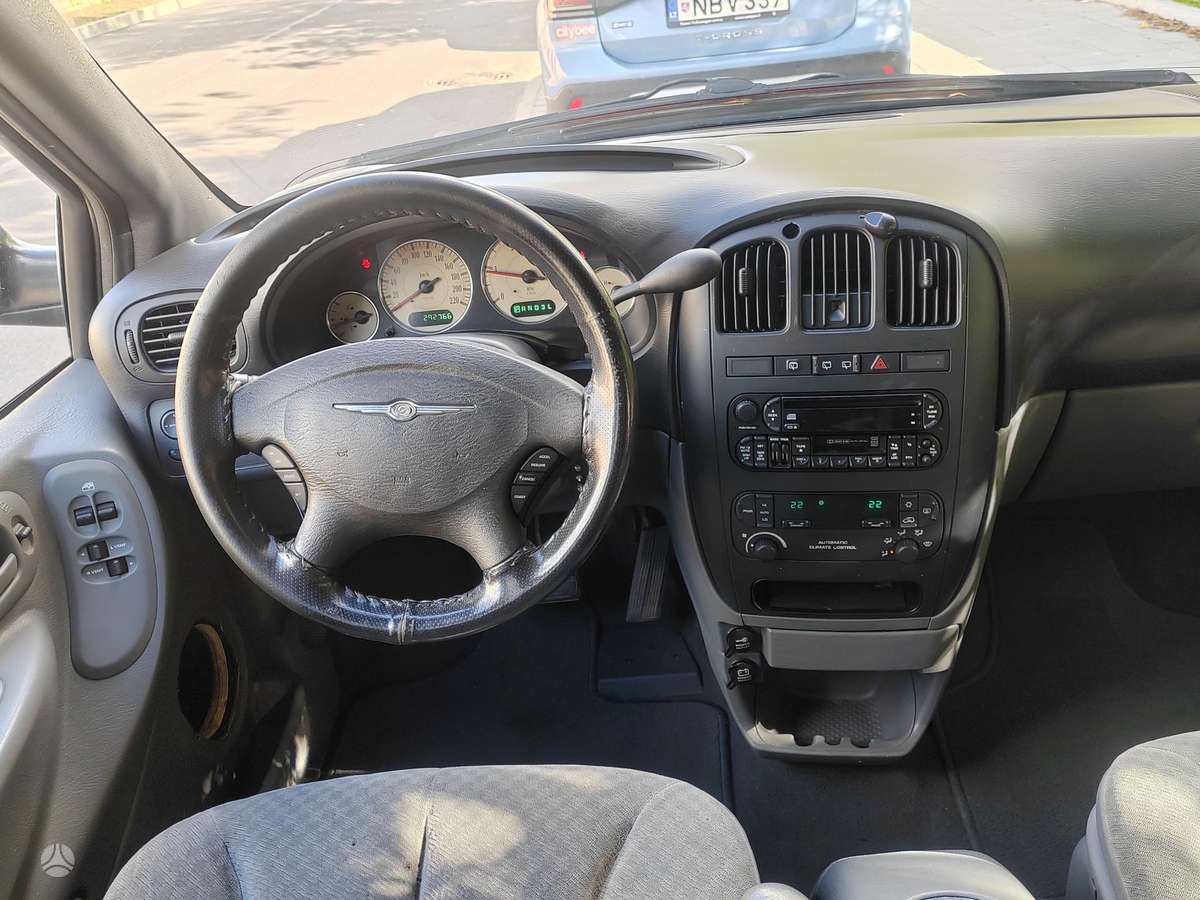 Chrysler Grand Voyager - 8
