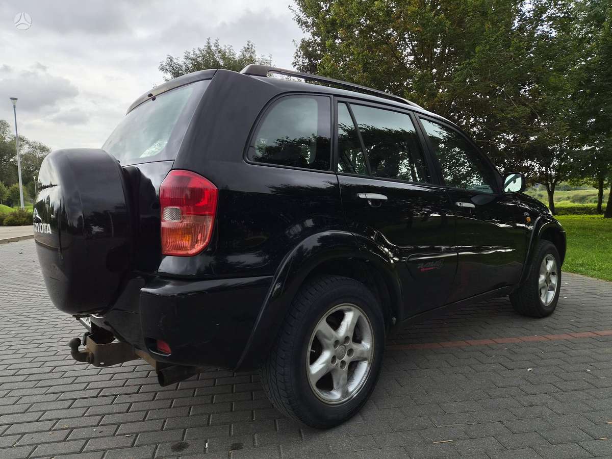 Toyota RAV4 - 4