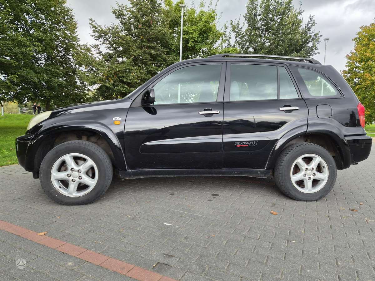 Toyota RAV4 - 1