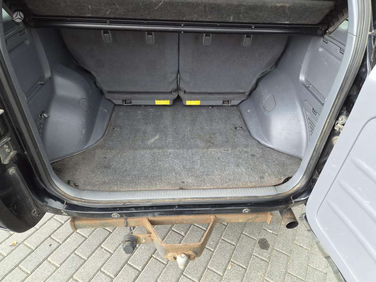 Toyota RAV4 - 9