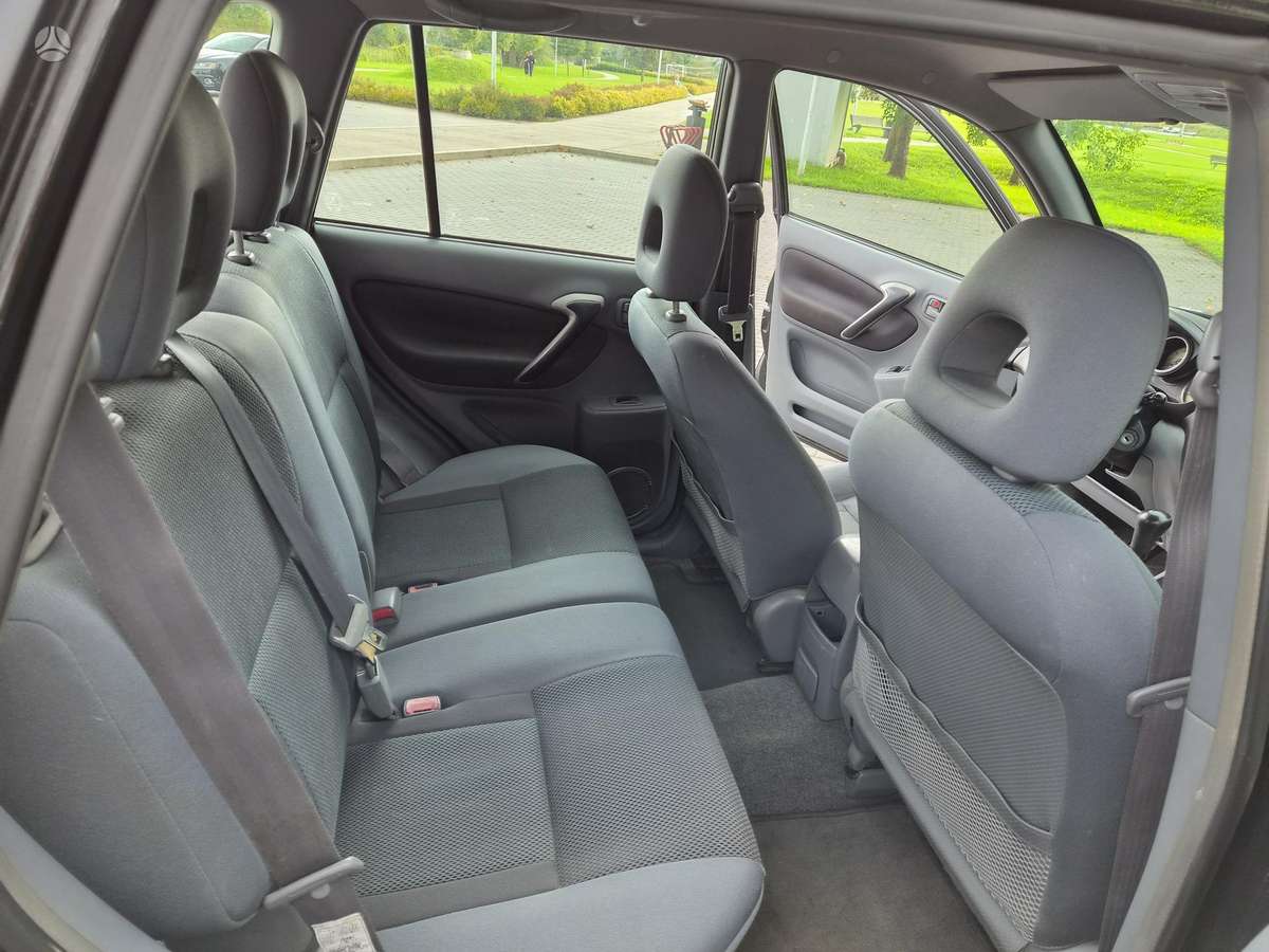 Toyota RAV4 - 12